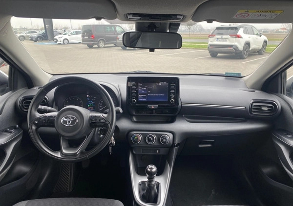 Toyota Yaris cena 67500 przebieg: 88613, rok produkcji 2022 z Szczuczyn małe 232